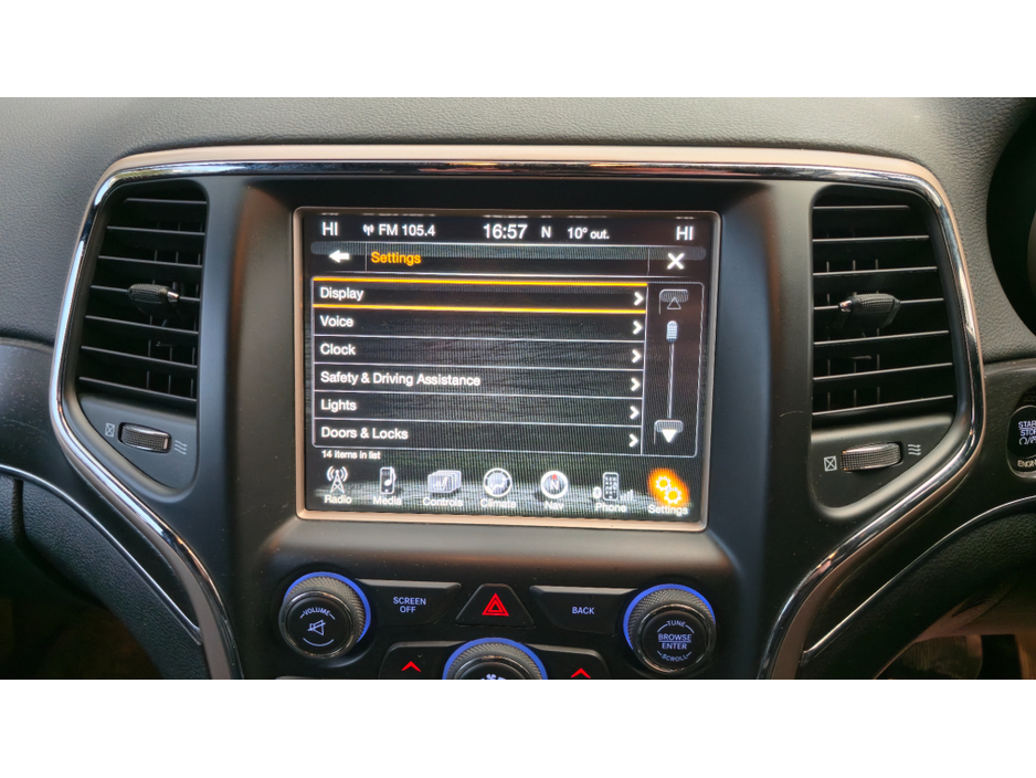 2015 Jeep Cherokee - image 29