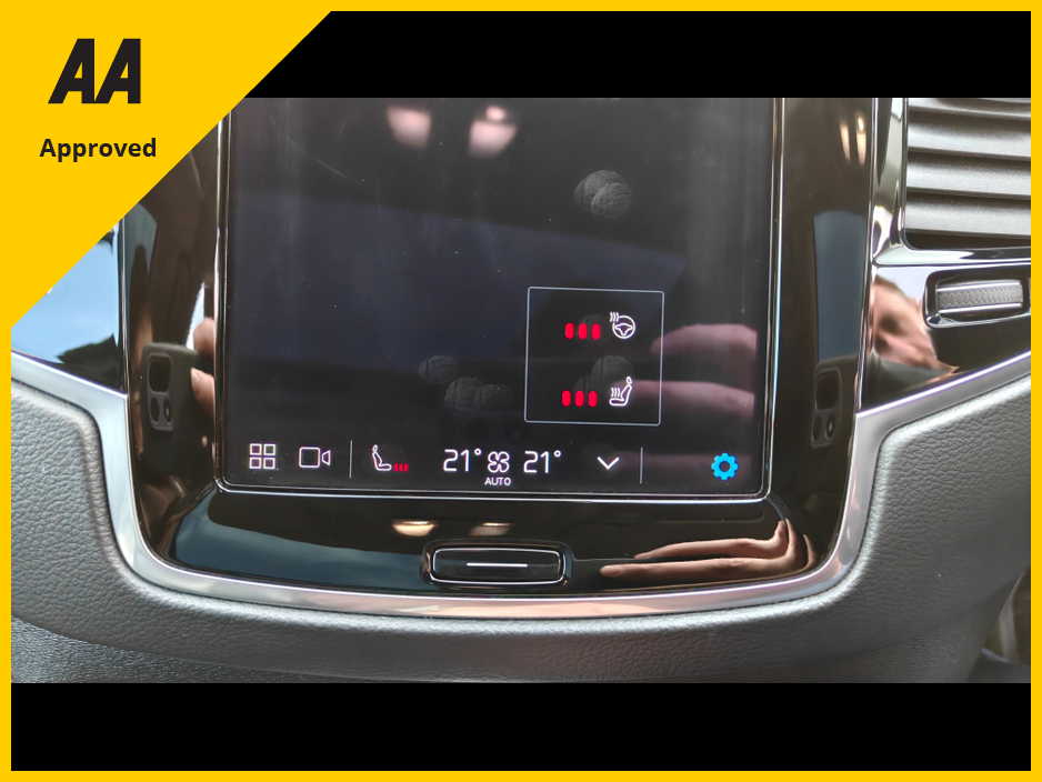 2023 Volvo XC90 - image 24