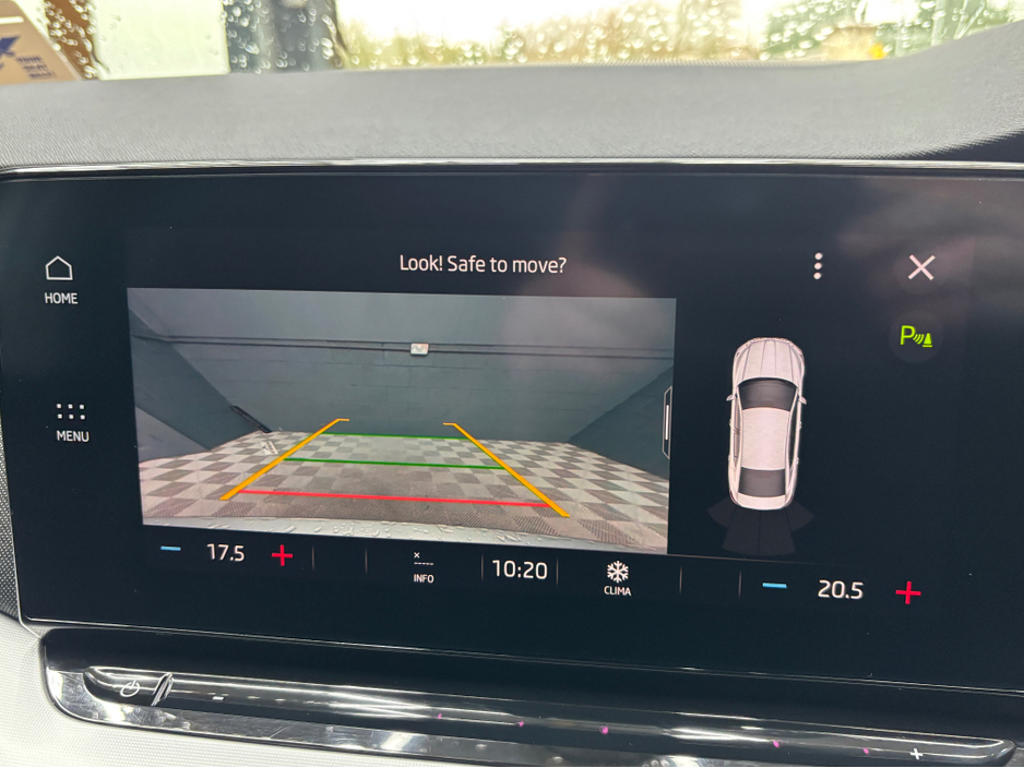 2021 Skoda Octavia - image 13