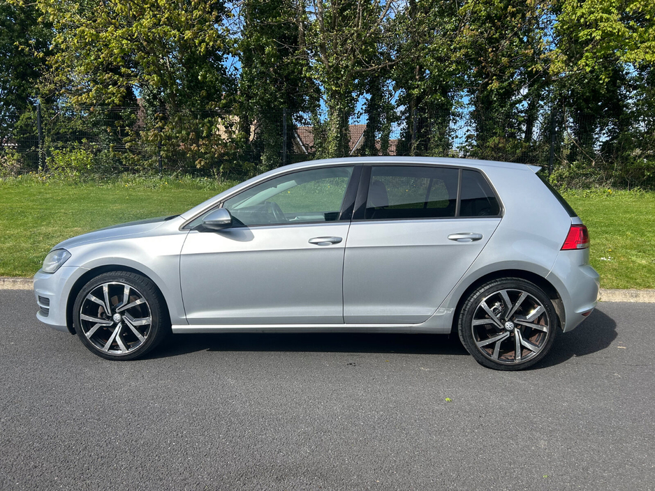 2013 Volkswagen Golf - image 8