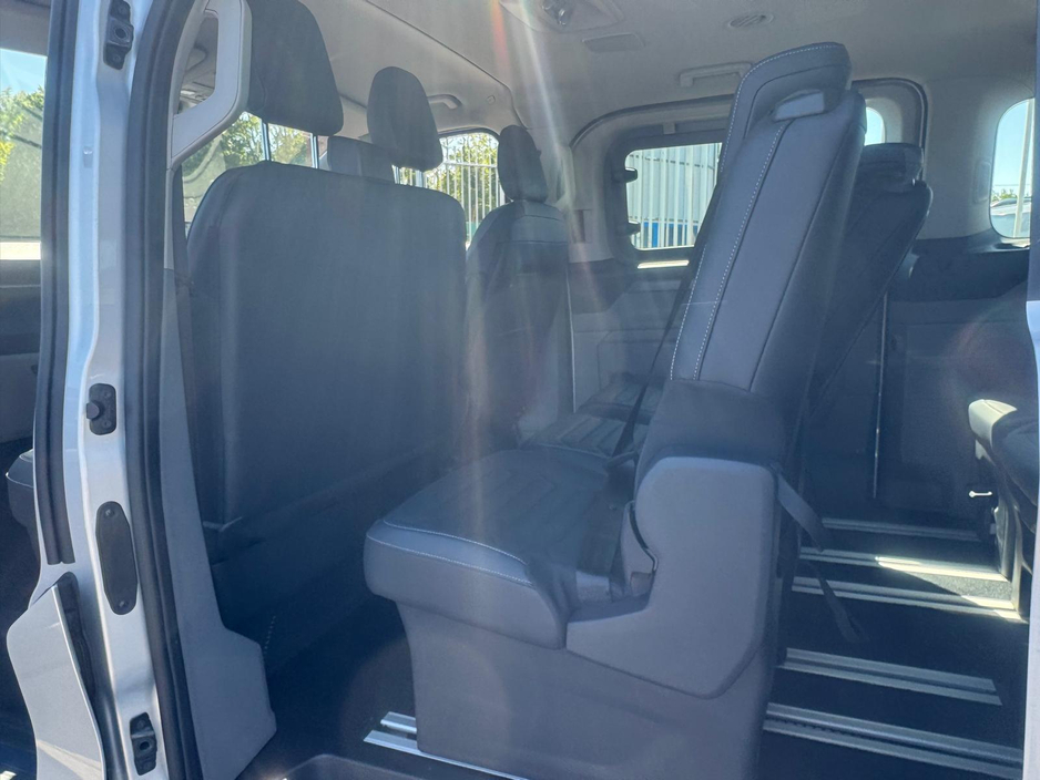 2026 Ford Tourneo Custom PHEV 2.5 Titanium Wheelchair Accessible Taxi
