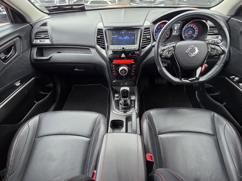 2021 Ssangyong Tivoli - image 13