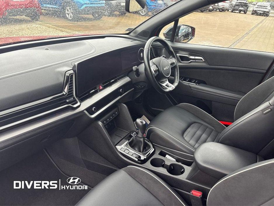 2022 Kia Sportage - image 9