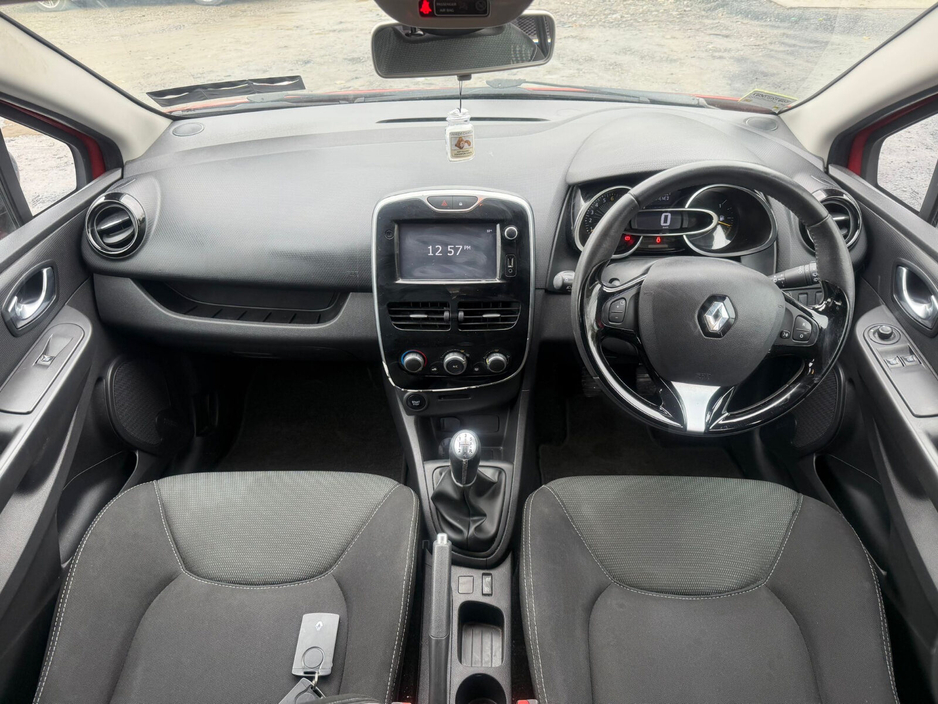 2016 Renault Clio - image 13