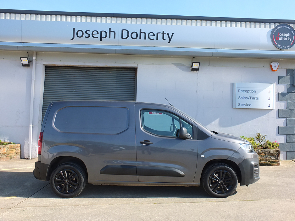 2022 Citroen Berlingo - image 10