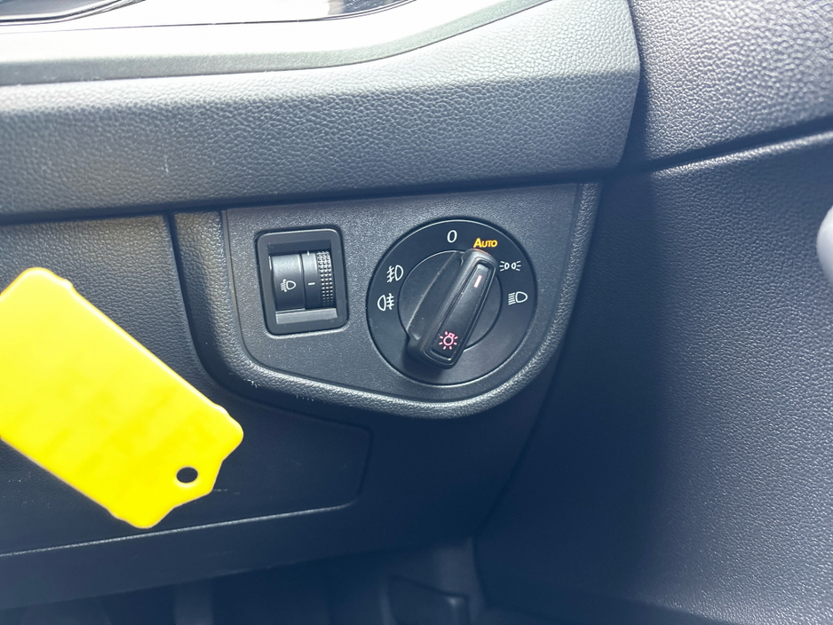 2019 Volkswagen Polo - image 17