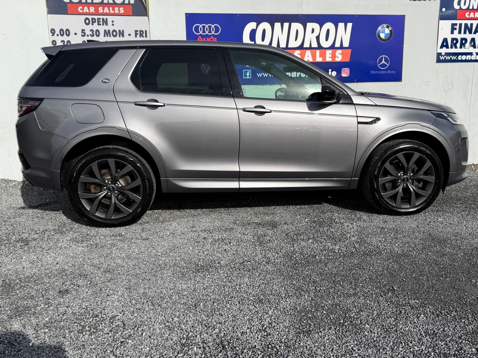 2022 Land Rover Discovery - image 15