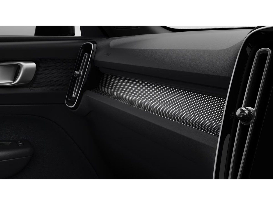 2026 Volvo EX40 - image 11