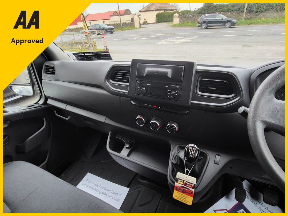 2021 Nissan NV400 - image 4