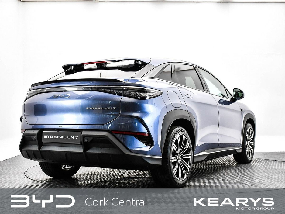 2025 BYD Sealion 7 - image 6