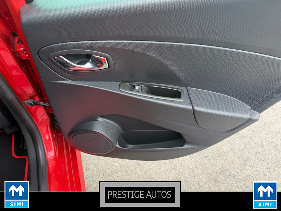 2014 Renault Clio - image 29