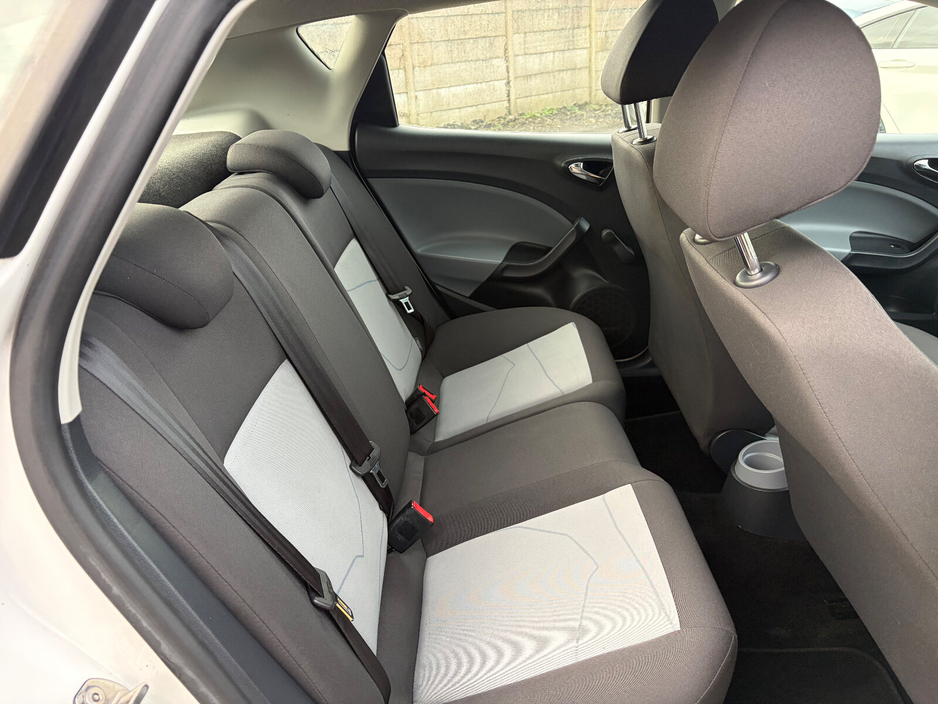 2014 SEAT Ibiza - image 7