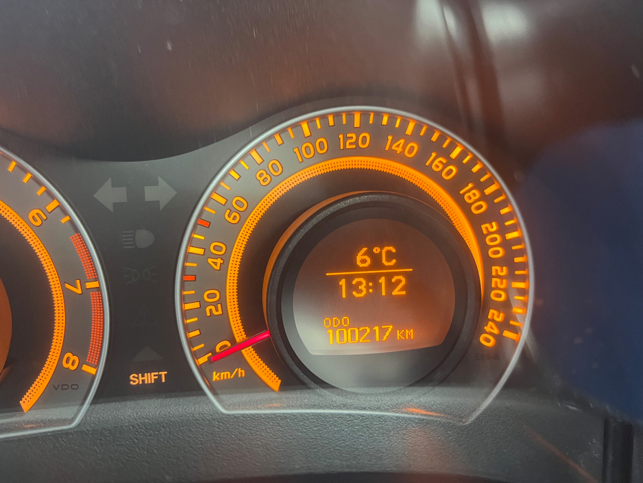 2007 Toyota Auris - image 10