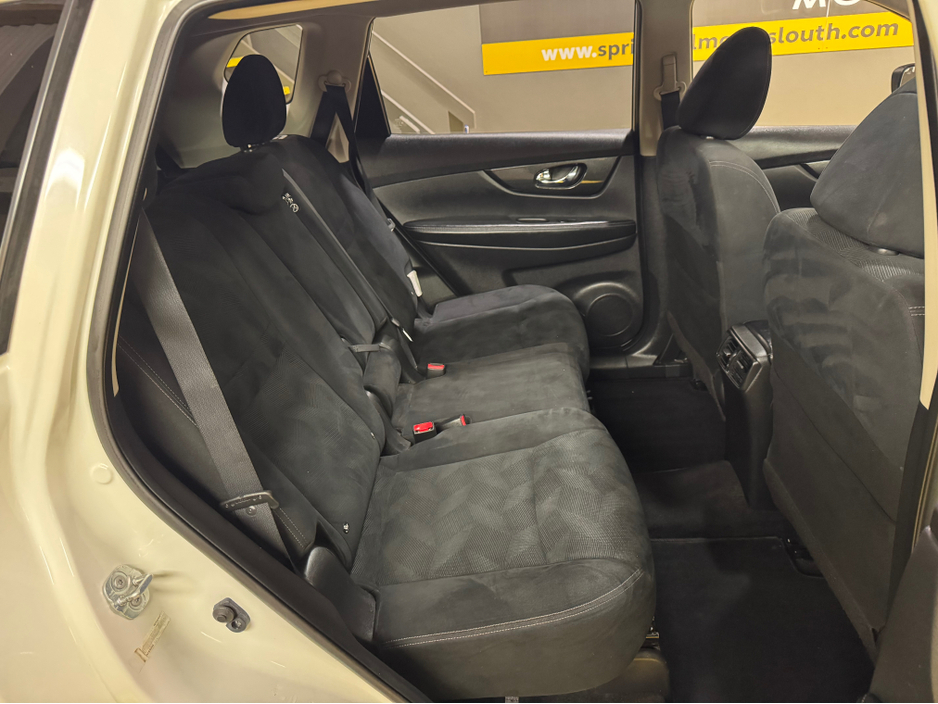 2017 Nissan X-Trail - image 11