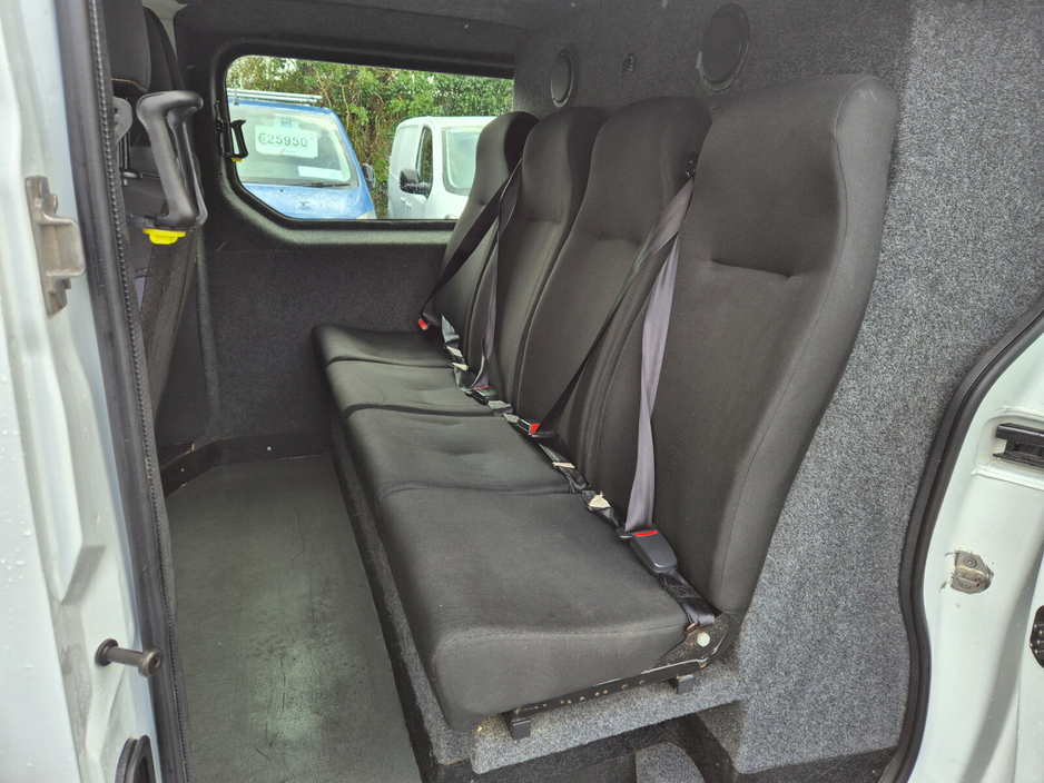 2016 Renault Trafic - image 10