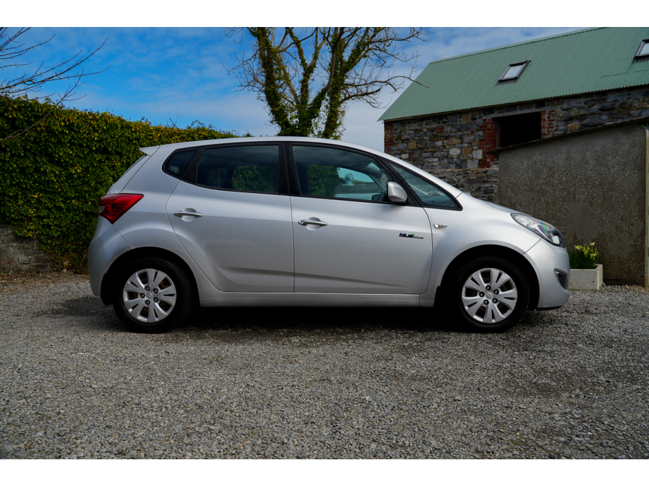 2013 Hyundai ix20 - image 14