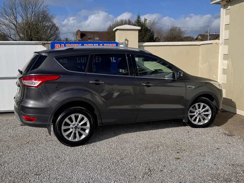 2016 Ford Kuga - image 3