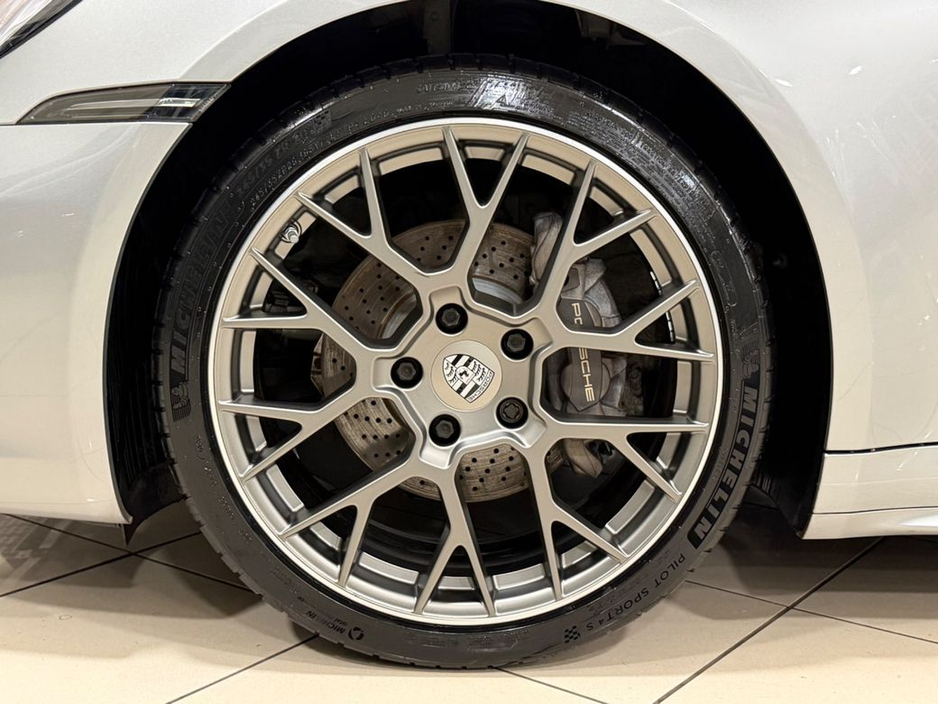 2020 Porsche 911 - image 13