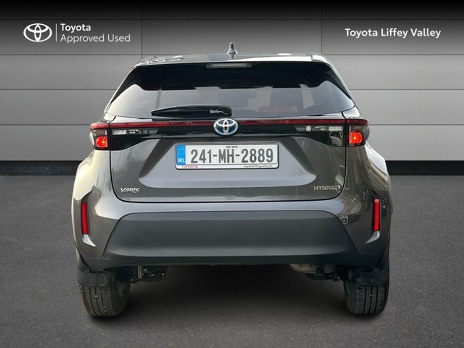 2024 Toyota Yaris Cross - image 4
