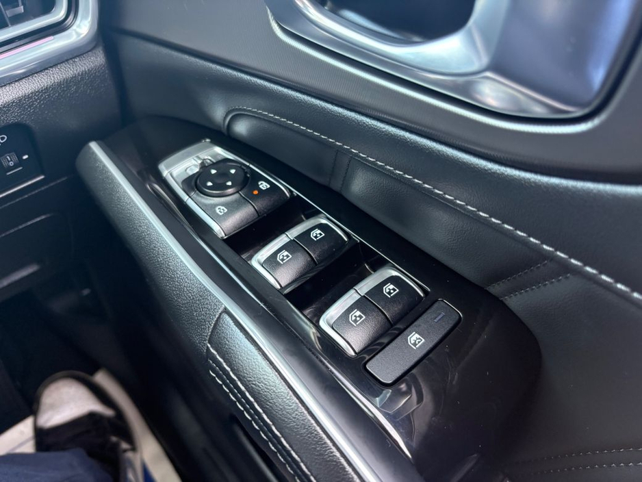 2025 Kia Sorento - image 9