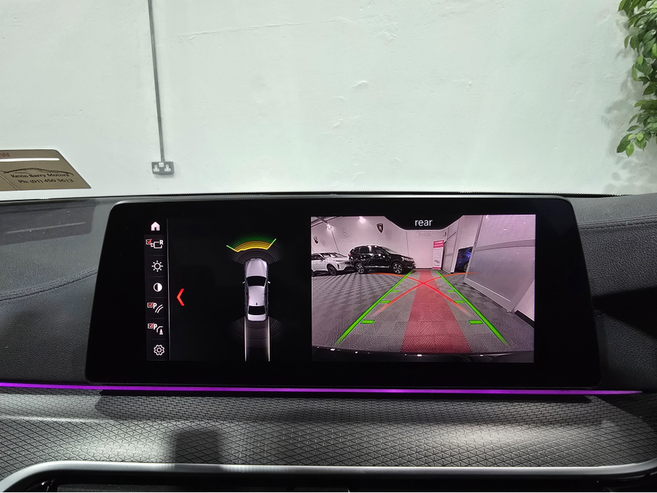 2019 BMW 5 Series - image 17