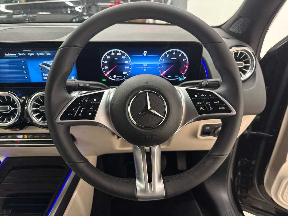 2025 Mercedes-Benz GLB - image 16