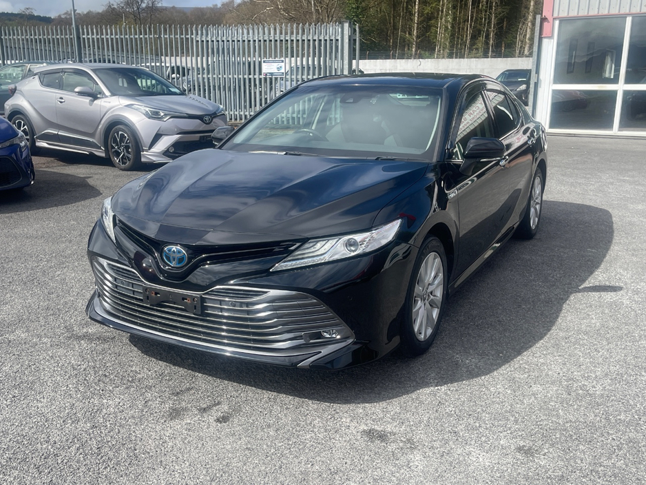 2018 Toyota Camry - image 3