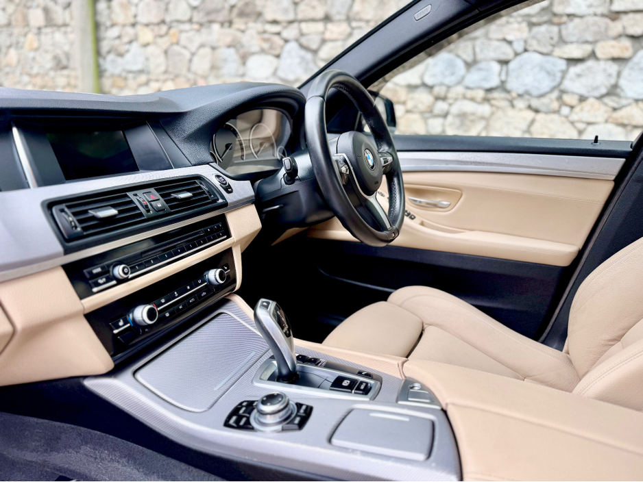 2016 BMW 5 Series - image 18