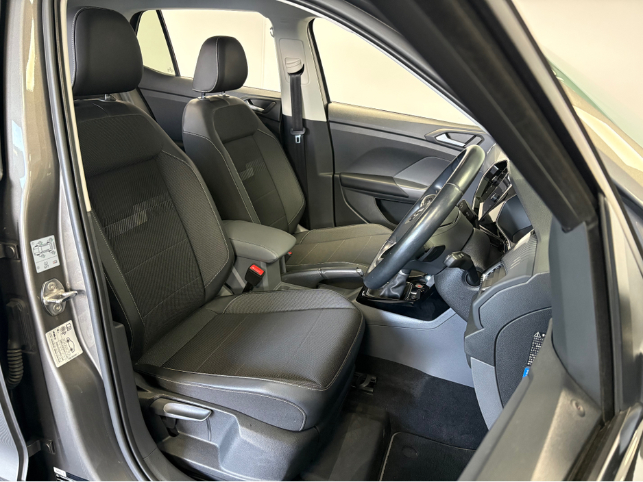 2020 Volkswagen T-Cross - image 5
