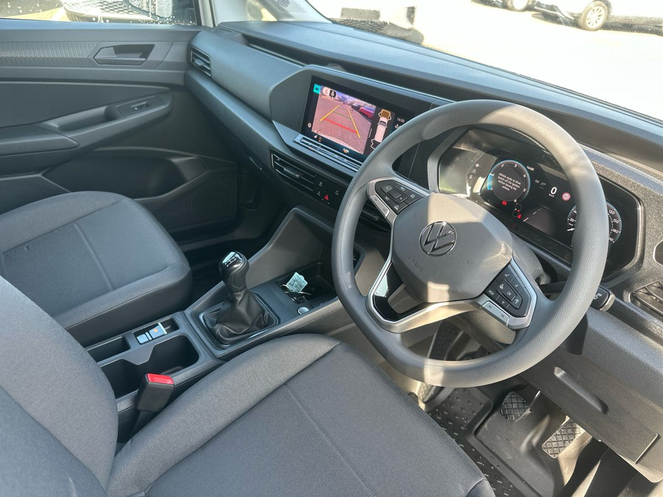 2026 Volkswagen Caddy - image 3