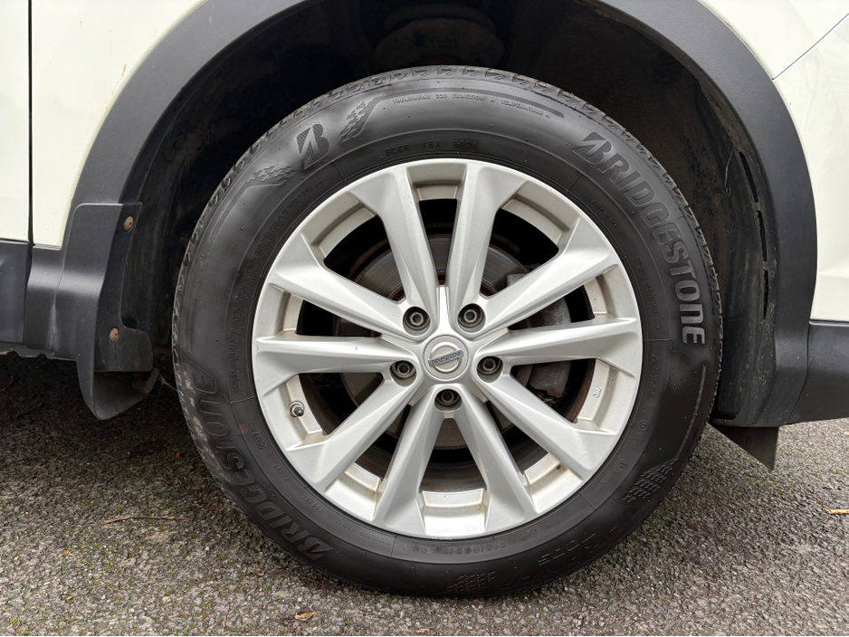 2017 Nissan Qashqai 1.5 Diesel SV €12,895