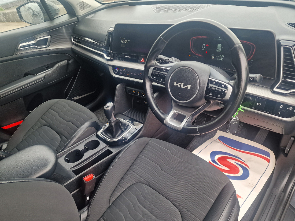 2022 Kia Sportage - image 8