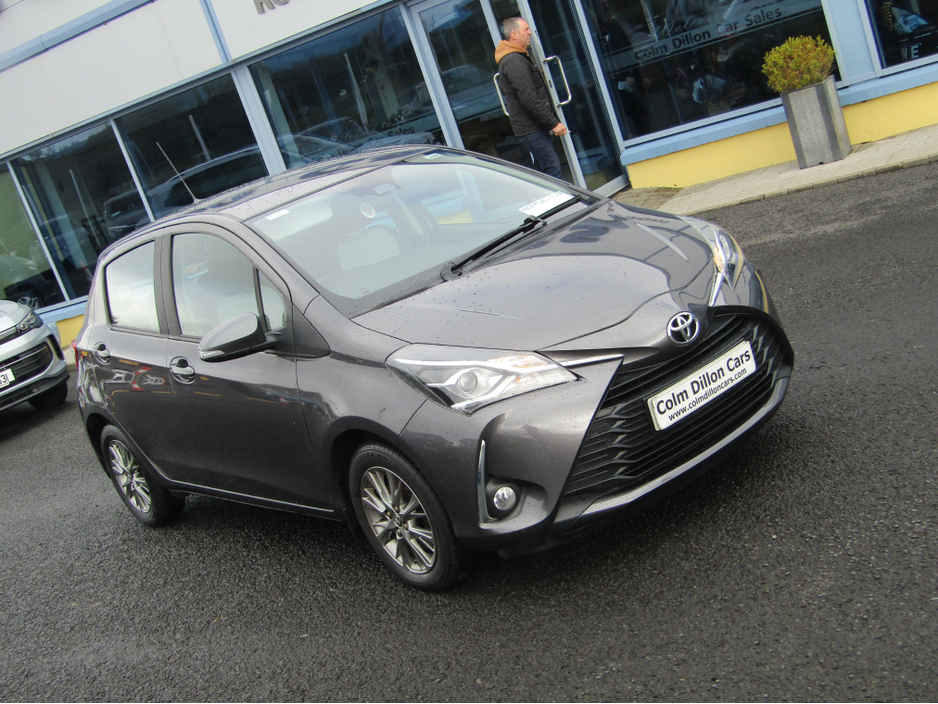 2018 Toyota Yaris - image 2