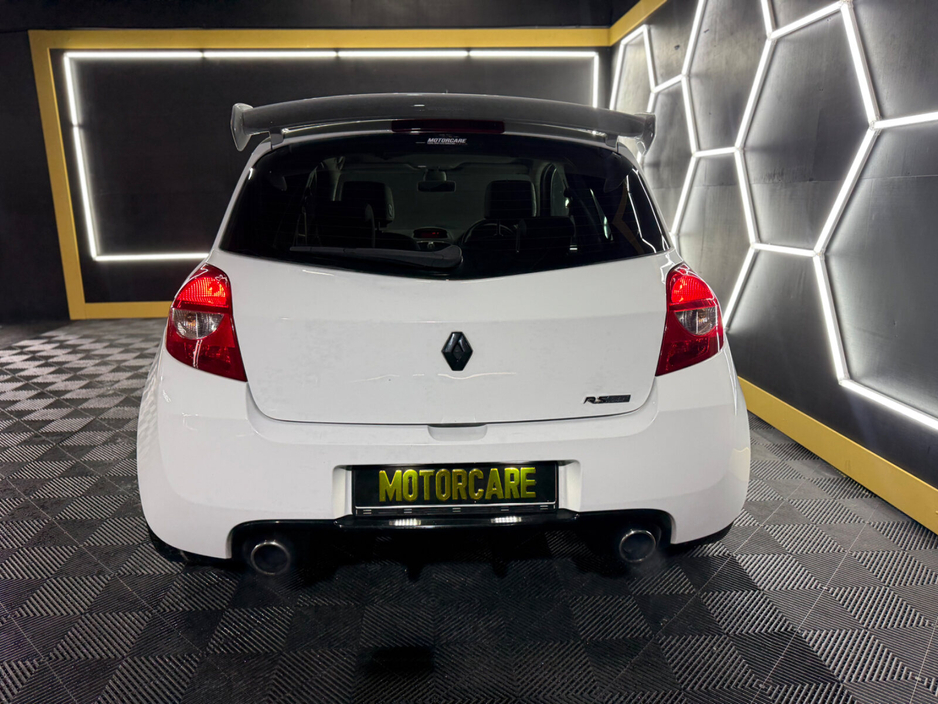 2012 Renault Clio - image 11