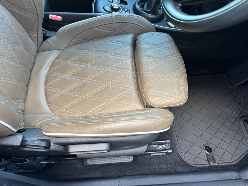 2020 MINI Countryman - image 15