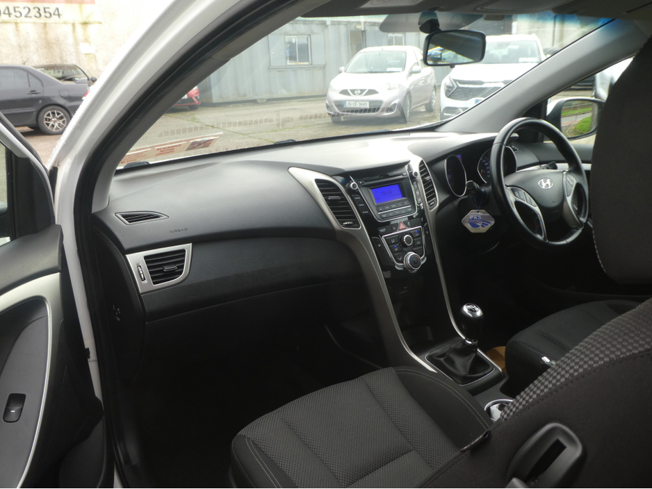 2015 Hyundai i30 - image 8