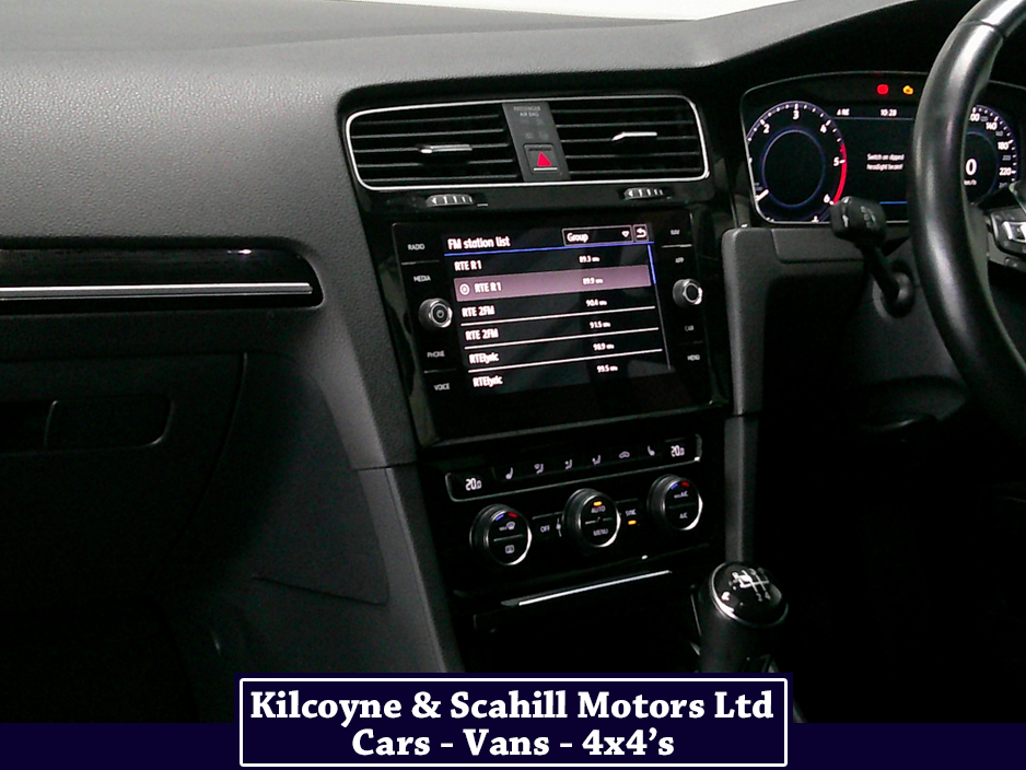 2017 Volkswagen Golf - image 17