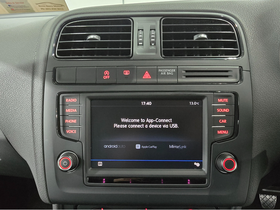 2017 Volkswagen Polo - image 14