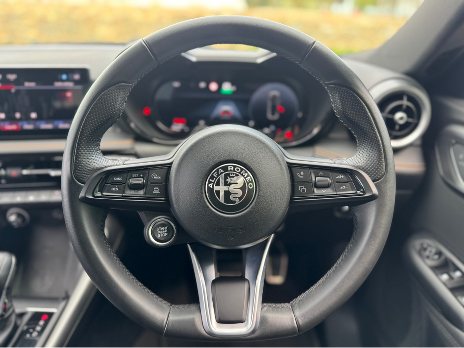 2023 Alfa Romeo Tonale - image 8