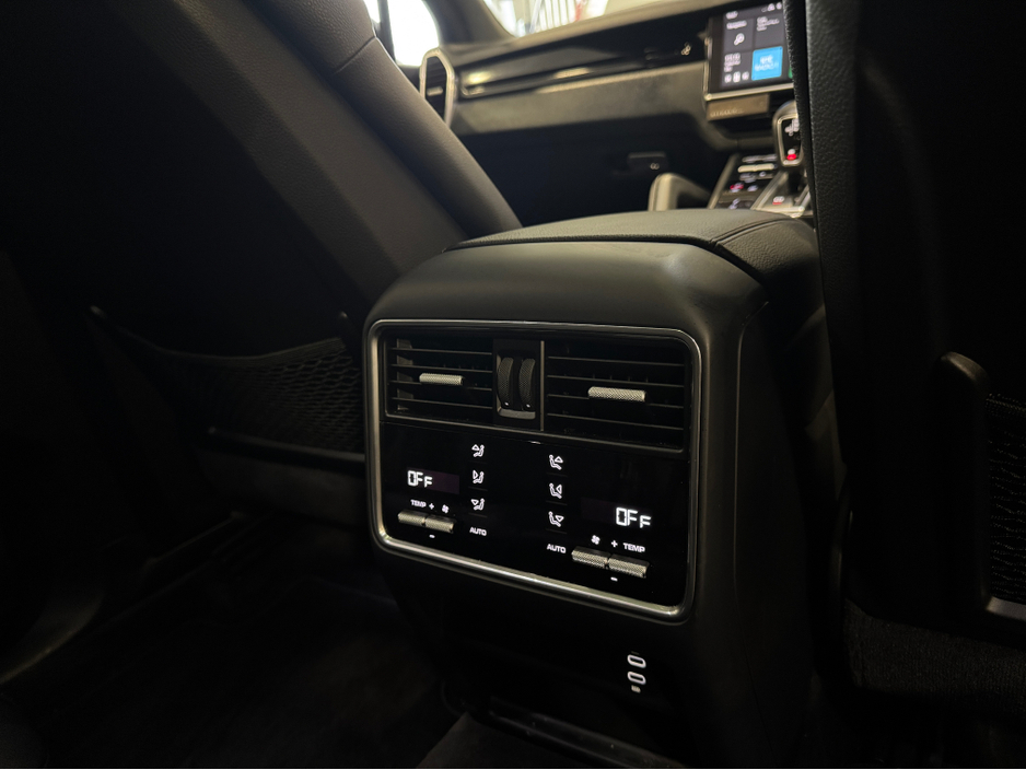 2019 Porsche Cayenne V6 E-HYBRID AUTO €59,899