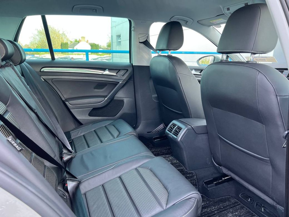 2019 Volkswagen Golf - image 8