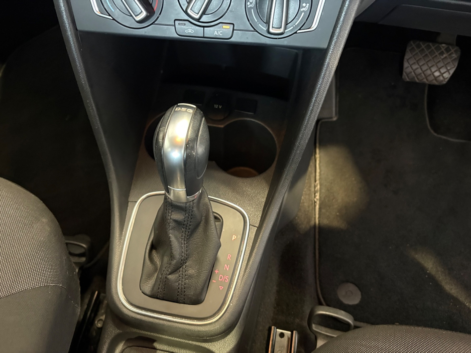 2015 Volkswagen Polo - image 6