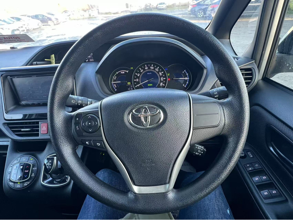 2018 Toyota Noah  €21,950