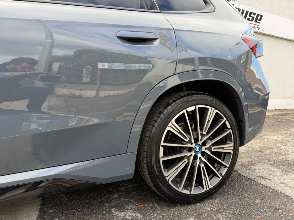 2023 BMW X1 - image 7