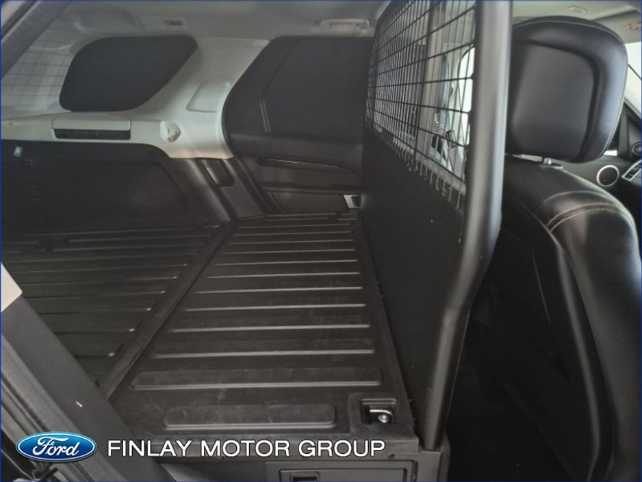 2024 Land Rover Discovery - image 8