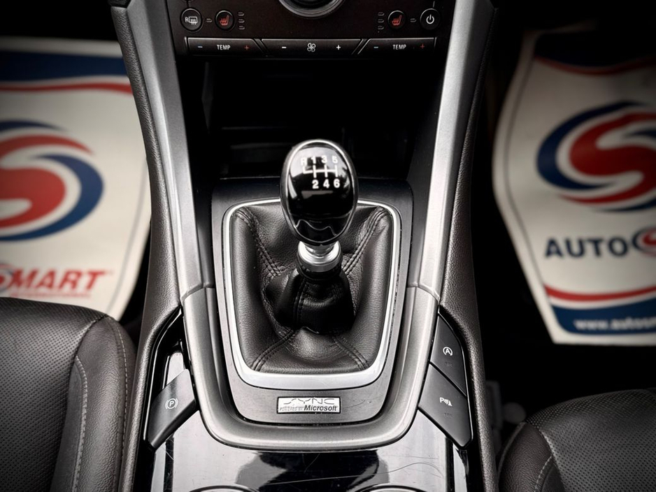 2016 Ford Mondeo - image 20