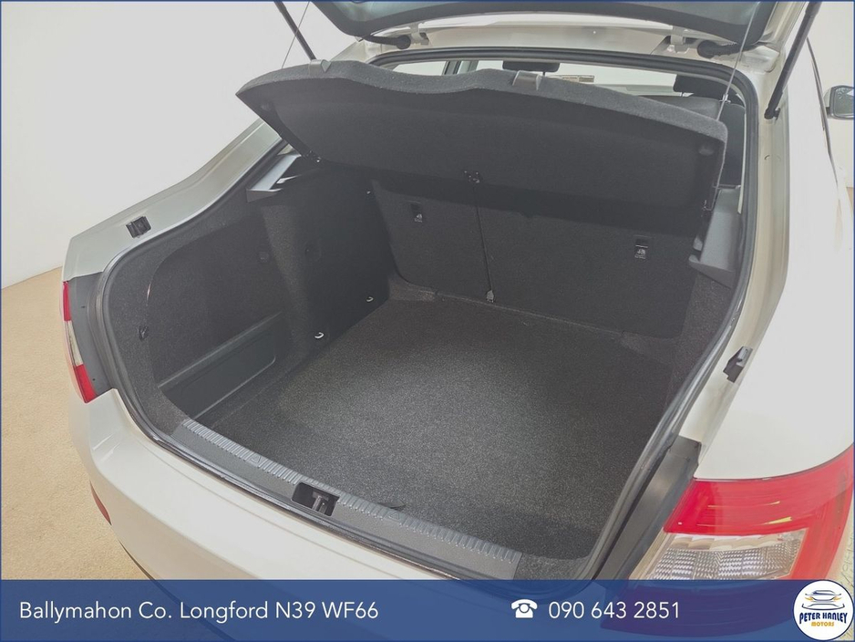 2017 Skoda Octavia - image 23