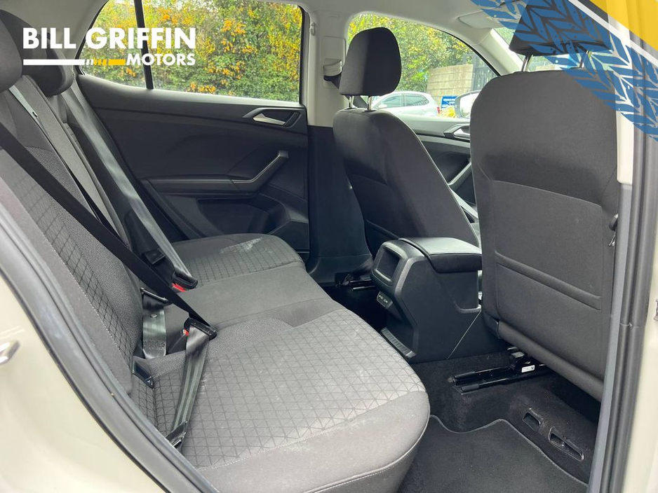 2023 Volkswagen T-Cross - image 8