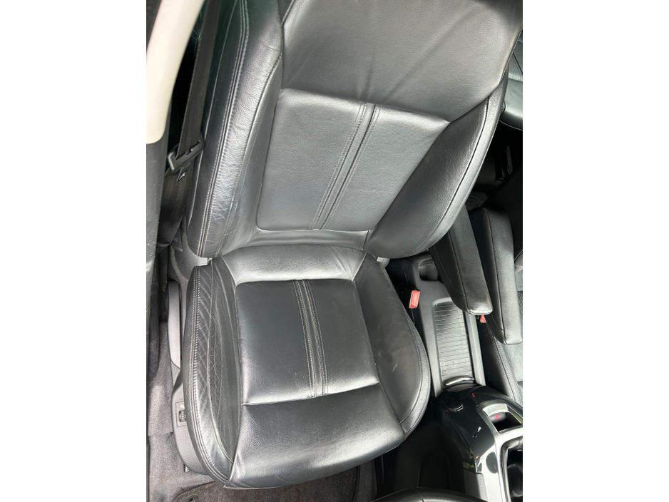 2016 Peugeot 5008 - image 14