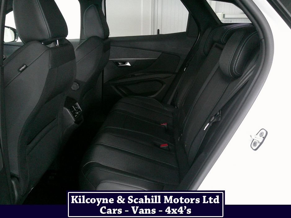 2023 Peugeot 3008 - image 14